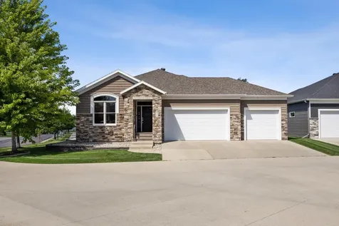 4245 Coventry Drive S Fargo ND 58104