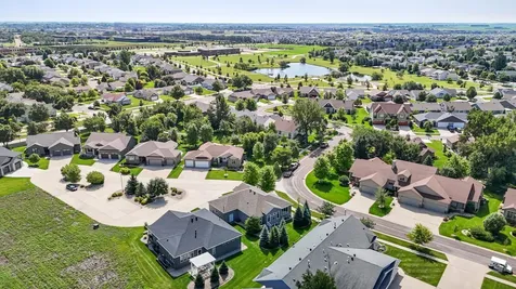 4245 Coventry Drive S Fargo ND 58104