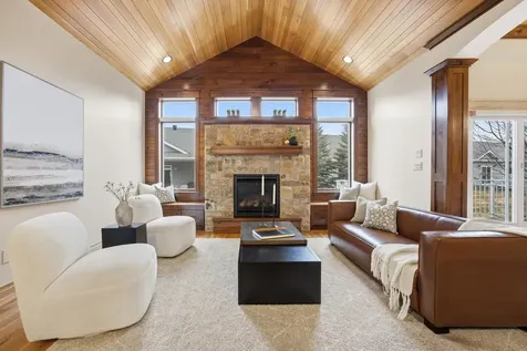 4245 Coventry Drive S Fargo ND 58104