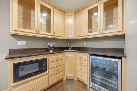 4245 Coventry Drive S Fargo ND 58104