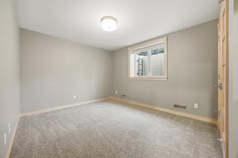 4245 Coventry Drive S Fargo ND 58104
