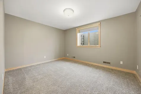 4245 Coventry Drive S Fargo ND 58104