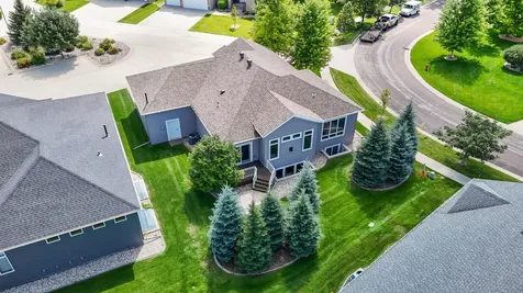 4245 Coventry Drive S Fargo ND 58104