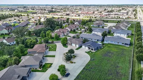 4245 Coventry Drive S Fargo ND 58104