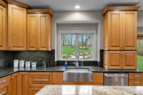 9376 Wedgewood Drive Woodbury MN 55125