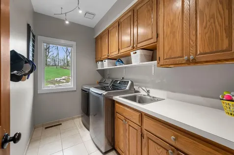 9376 Wedgewood Drive Woodbury MN 55125