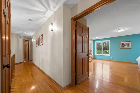 9376 Wedgewood Drive Woodbury MN 55125
