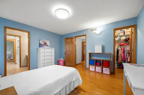 9376 Wedgewood Drive Woodbury MN 55125