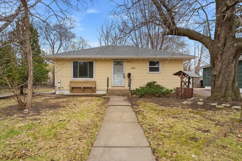 4442 Toledo Avenue N Robbinsdale MN 55422
