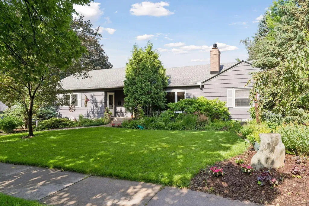 1131 Davern Street Saint Paul MN 55116
