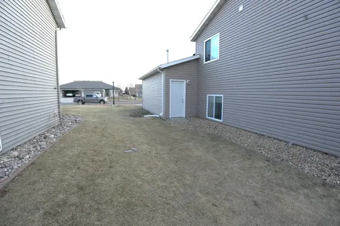 4357 46th Avenue S Fargo ND 58104