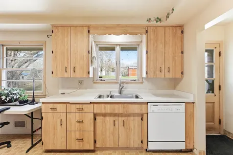 5116 Meadow Ridge Edina MN 55439