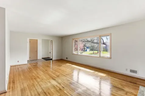5116 Meadow Ridge Edina MN 55439