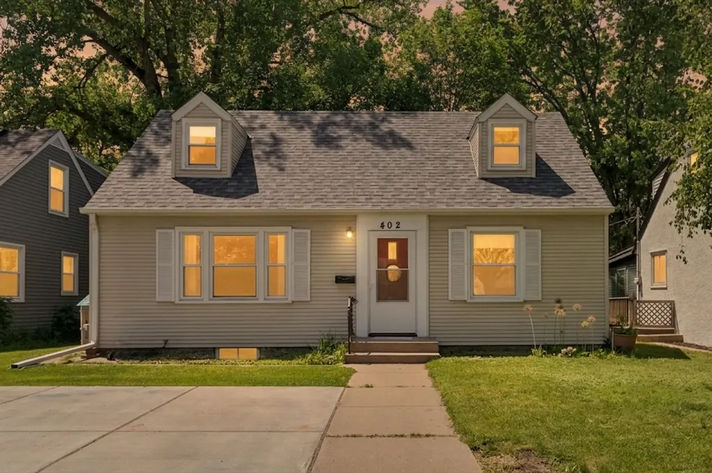 402 Jefferson Avenue S Hopkins MN 55343