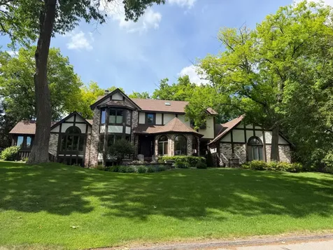 12420 Bent Tree Lane Hopkins MN 55305