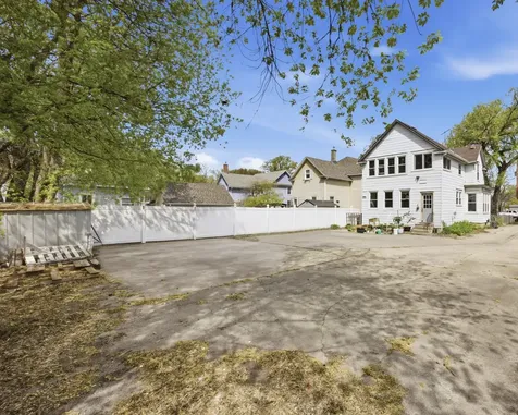 1342 3rd Avenue S Fargo ND 58103