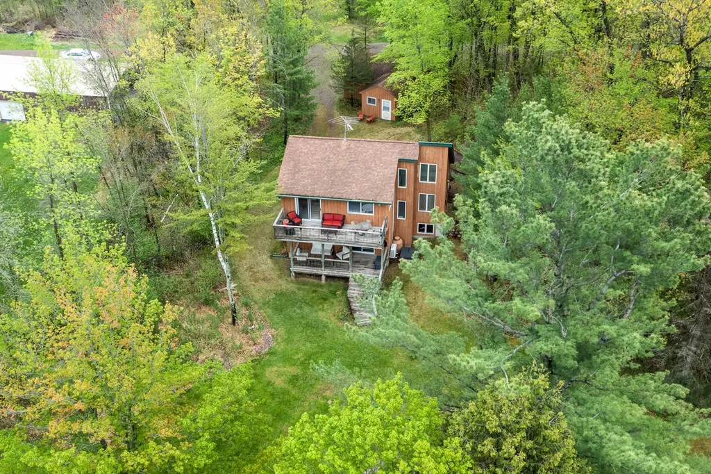 2225 Sunnyside Lane Luck WI 54853