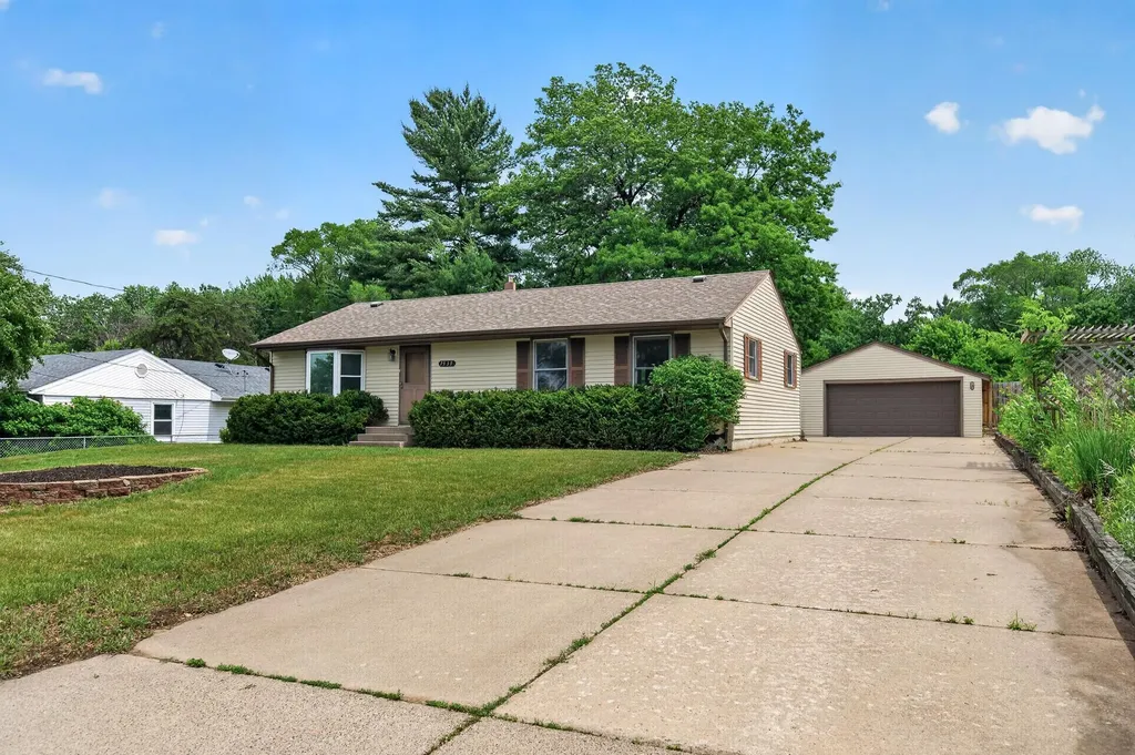 7939 Pleasant View Drive NE Spring Lake Park MN 55432