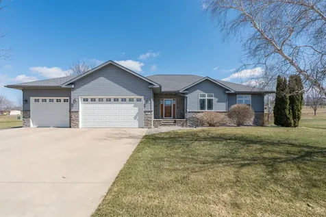 125 Kenna Drive Le Sueur MN 56058