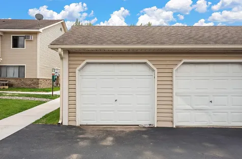 16 E 13th Street Waconia MN 55387