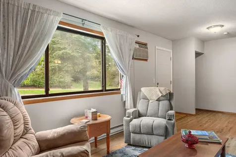 16 E 13th Street Waconia MN 55387