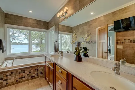 5256 Oxford Street N Shoreview MN 55126