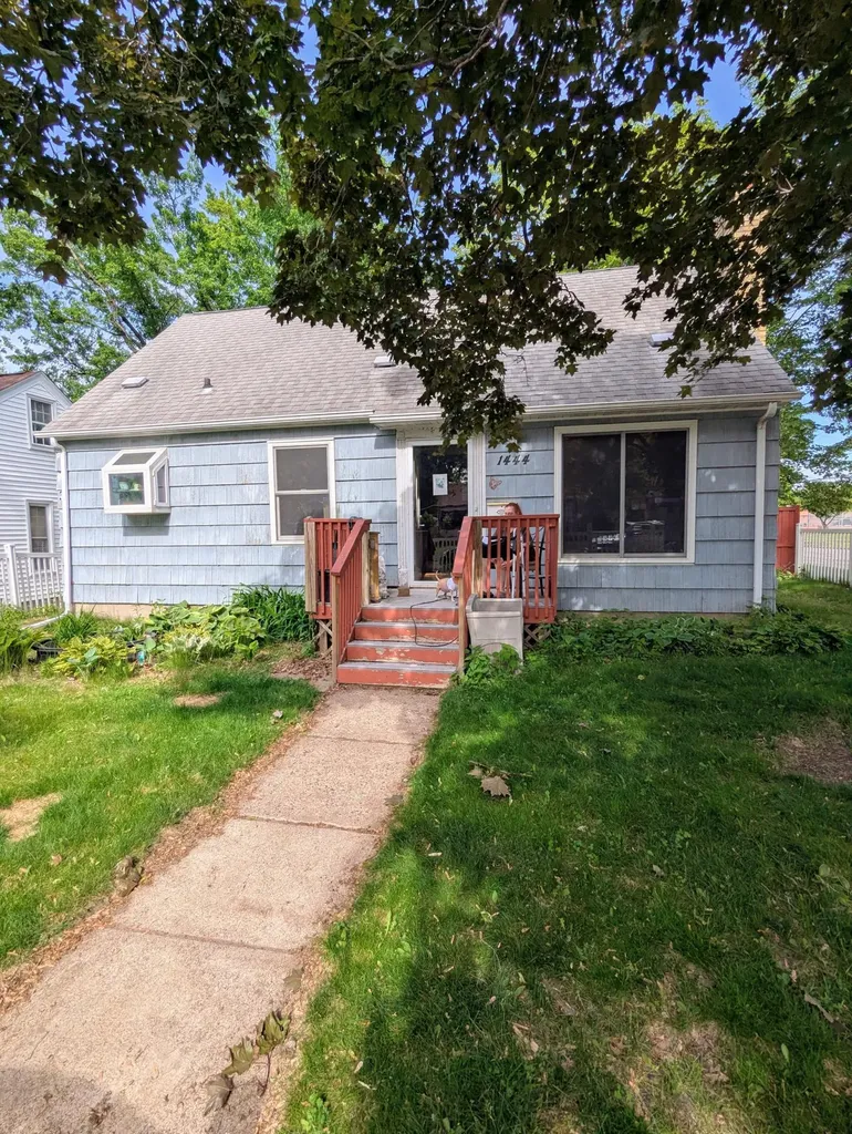 1444 Saint Albans Street N Saint Paul MN 55117