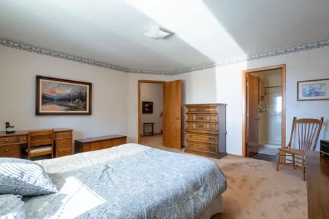 747 5th Avenue NW Valley City ND 58072