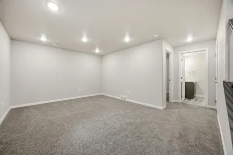 8068 Goldfinch Drive Horace ND 58047