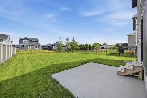 8068 Goldfinch Drive Horace ND 58047