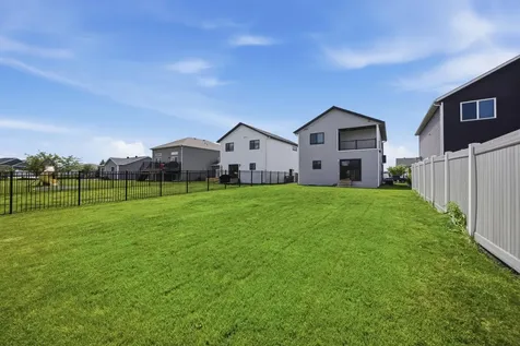 8068 Goldfinch Drive Horace ND 58047