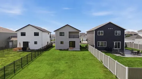 8068 Goldfinch Drive Horace ND 58047