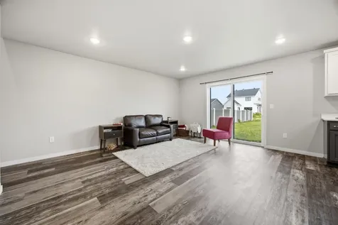 8068 Goldfinch Drive Horace ND 58047