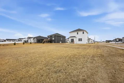 6683 28th Street S Fargo ND 58104