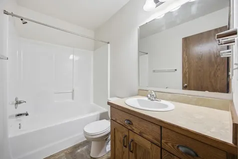 5957 57th Avenue S Fargo ND 58104
