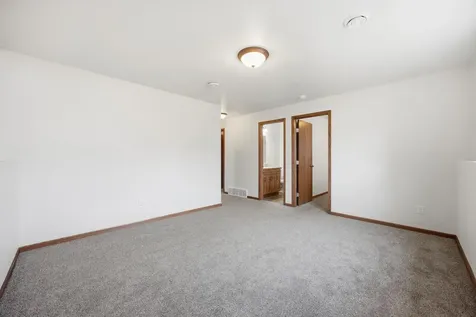 5957 57th Avenue S Fargo ND 58104
