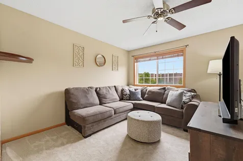 2222 Boulder Point Shakopee MN 55379