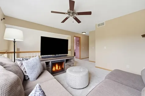 2222 Boulder Pointe Shakopee MN 55379