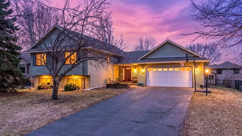 9178 Jarvis Avenue S Cottage Grove MN 55016