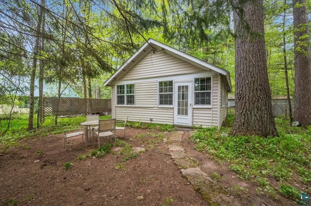 9298 E Park Avenue Solon Springs WI 54873