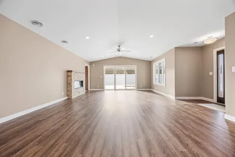 2332 30th Avenue S Fargo ND 58104