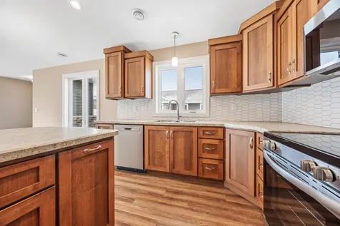2332 30th Avenue S Fargo ND 58104