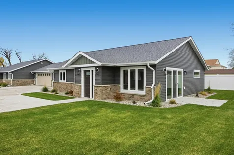 2332 30th Avenue S Fargo ND 58104