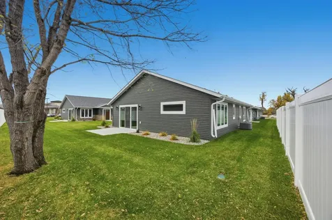 2332 30th Avenue S Fargo ND 58104