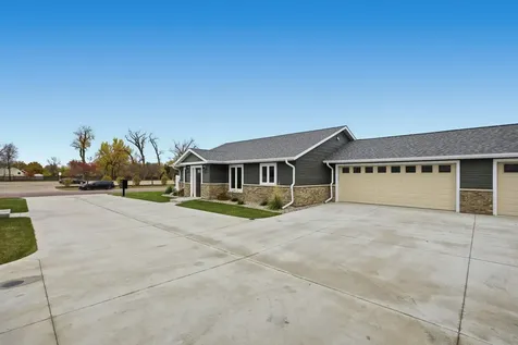 2330 30 Avenue S Fargo ND 58104
