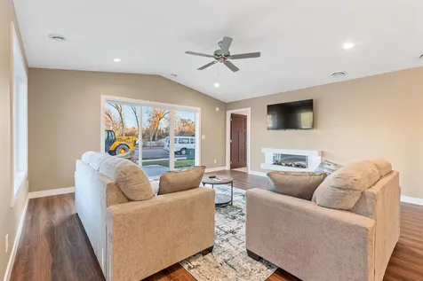 2330 30 Avenue S Fargo ND 58104