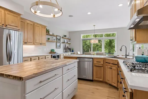 6815 Ruby Lane Chanhassen MN 55317