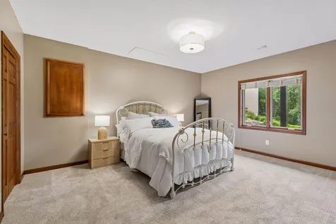 6815 Ruby Lane Chanhassen MN 55317