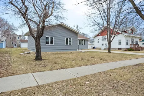 610 4th Street N Wahpeton ND 58075
