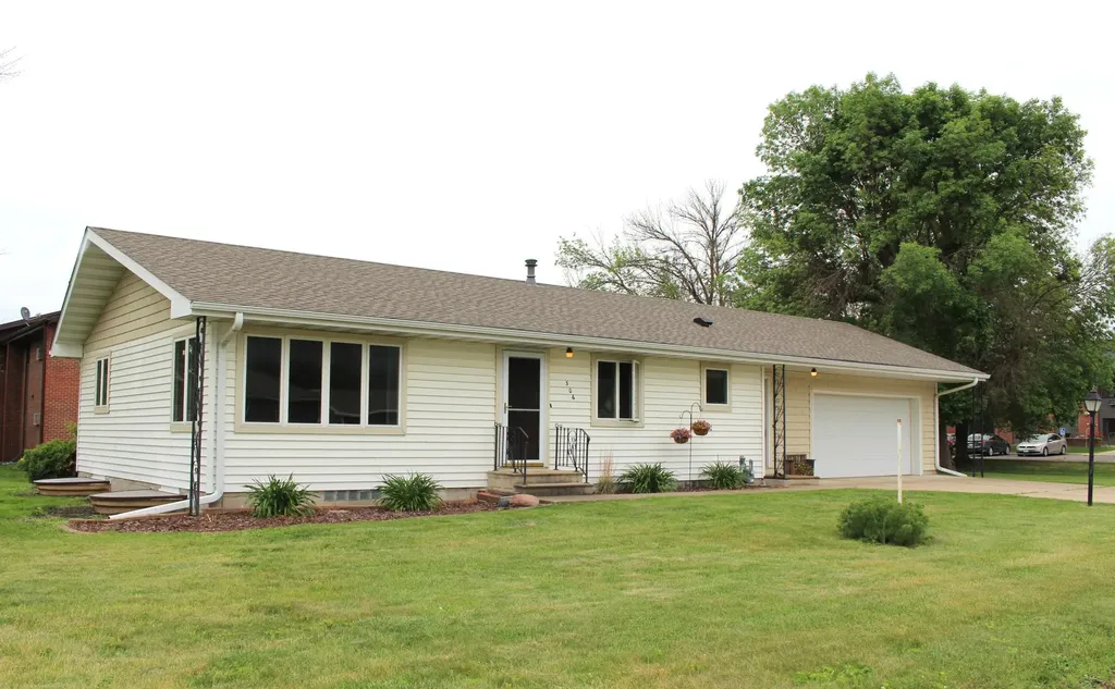 306 3rd Avenue SE Blooming Prairie MN 55917